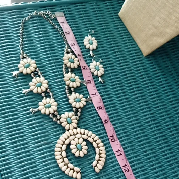 Southwest Necklace and Earring Set - Picture 7 of 7